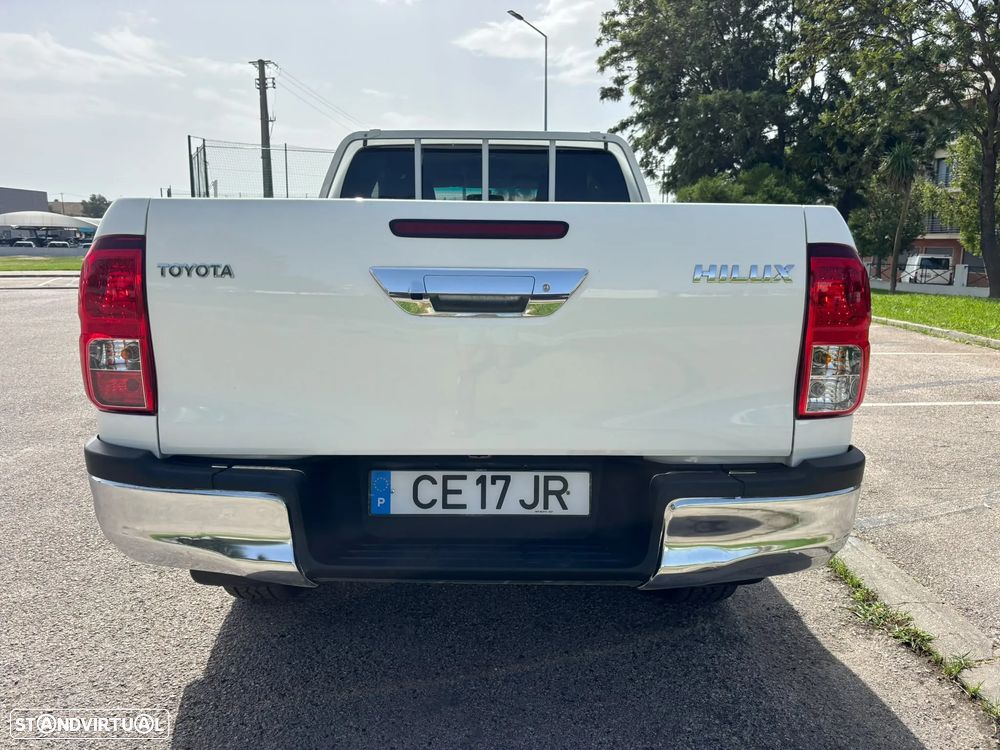 Toyota 2.4 D-4D 4WD 150cv - JLL - AC - CÂMERA - 4 LUGARES !!!! - 12