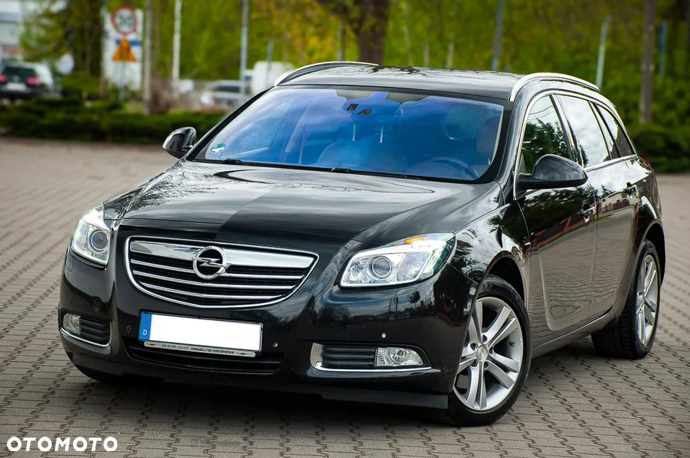 Opel Insignia 2.0 CDTI 4x4 ecoFLEX Start/Stop Design Edition - 2