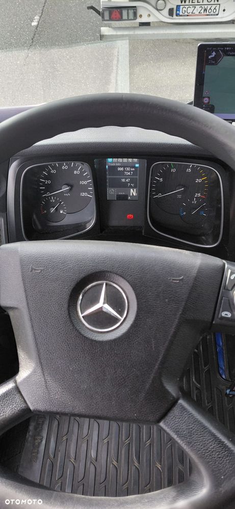 Mercedes-Benz 1845 - 6