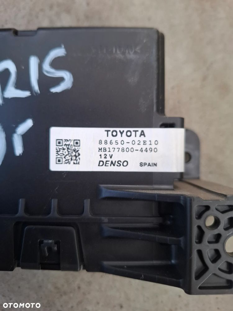 TOYOTA AURIS E18 1.8 HYBRYDA 88650-02E10 - 2