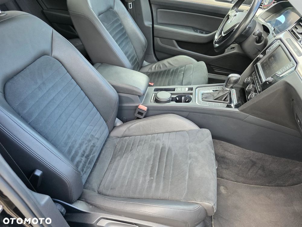 Volkswagen Passat Variant 2.0 TDI SCR 4Motion DSG (BMT) Highline - 23