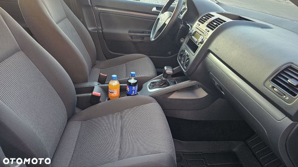 Volkswagen Jetta - 5