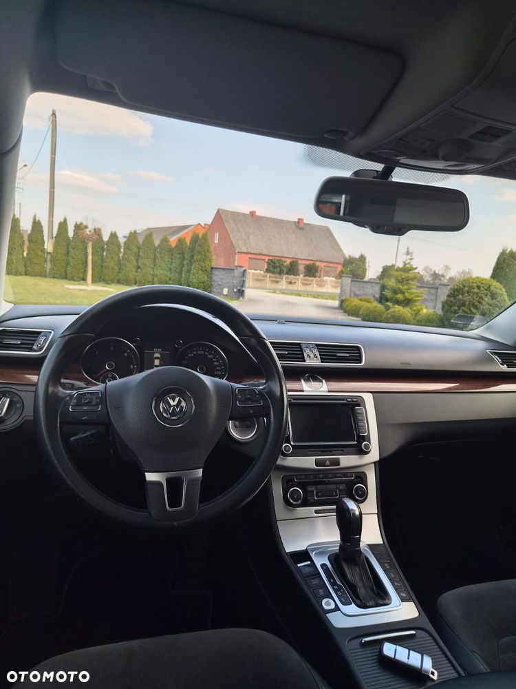 Volkswagen Passat 2.0 TDI DSG BlueMotion Technology Highline - 24