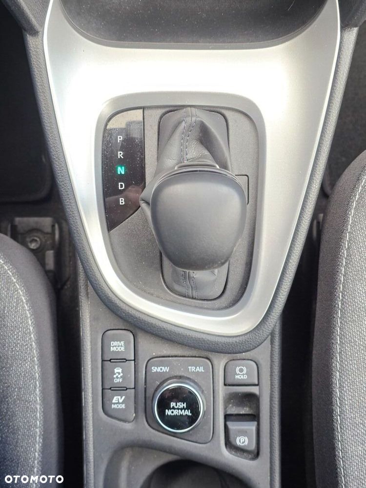 Toyota Yaris Cross Hybrid 1.5 Comfort 4x4 - 15