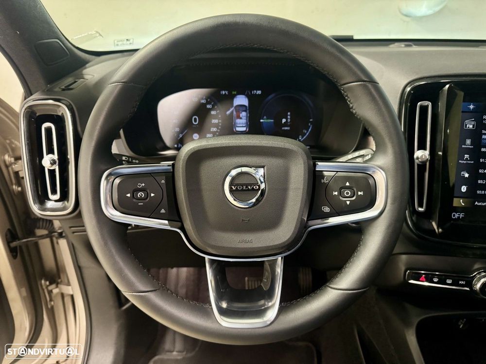 Volvo XC 40 1.5 T5 PHEV Momentum Plus - 9