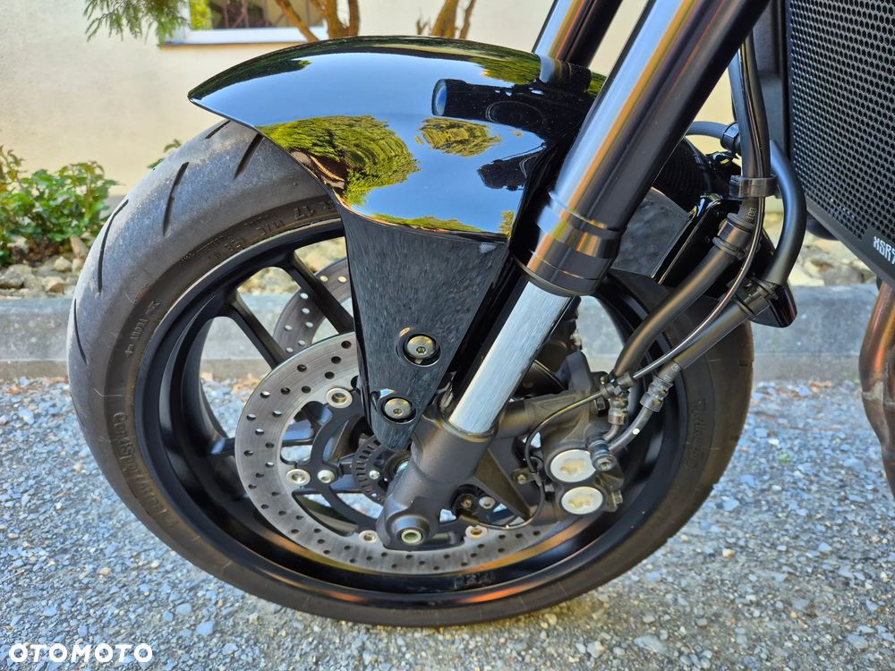 Yamaha XSR - 12