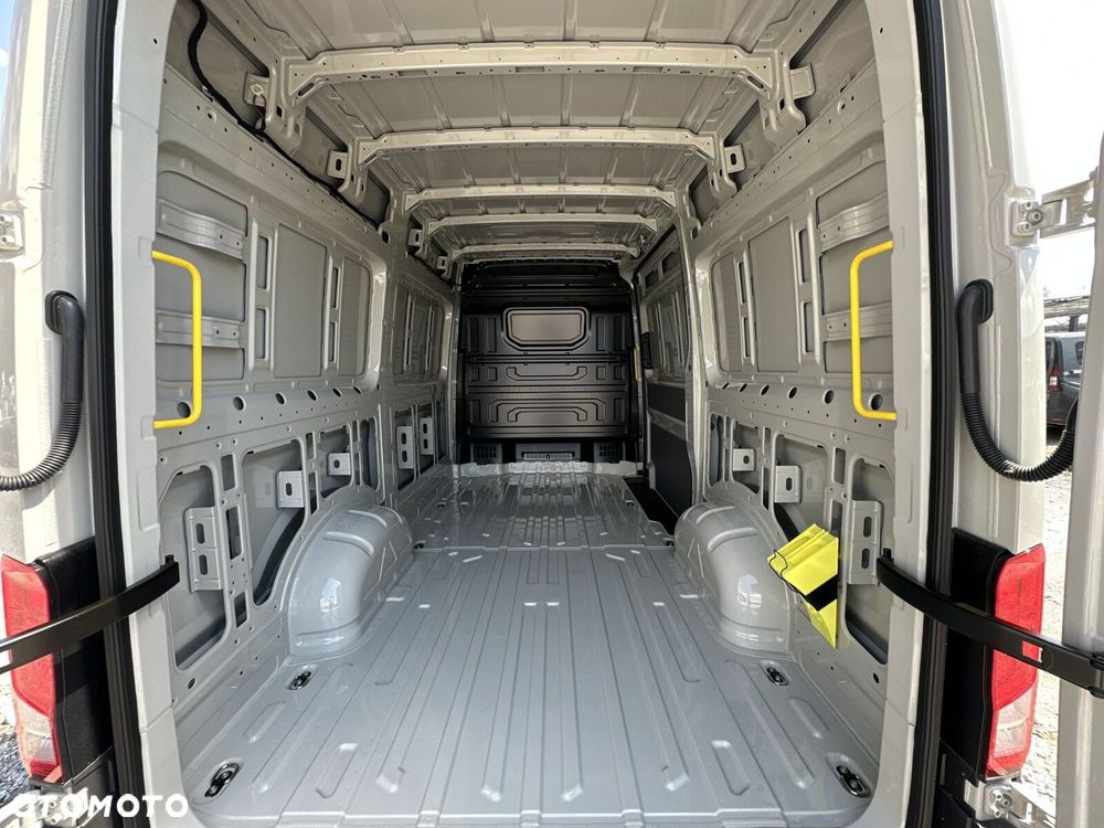 Volkswagen Crafter 35 furgon wysoki dach, 2,0 TDI 177KM, przedni, 6-bieg manualna 3640 mm, Euro 6 - 18