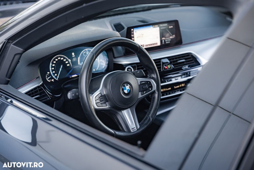 BMW Seria 5 520i Aut. M Sport Edition - 26