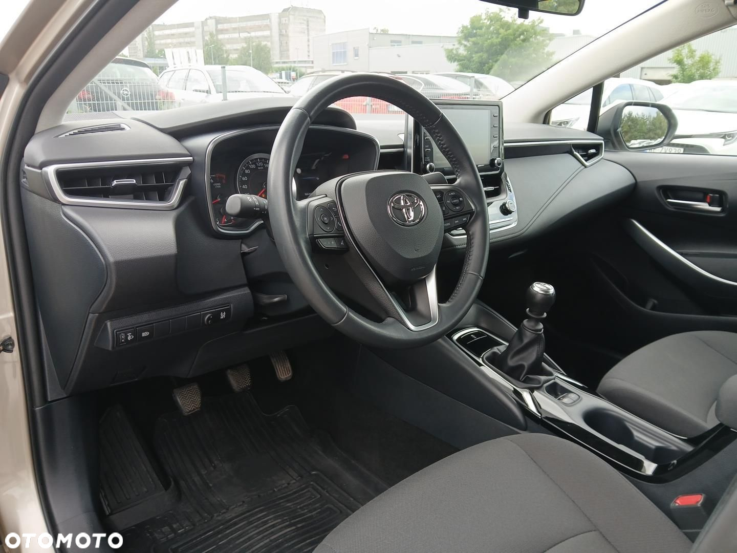 Toyota Corolla - 13