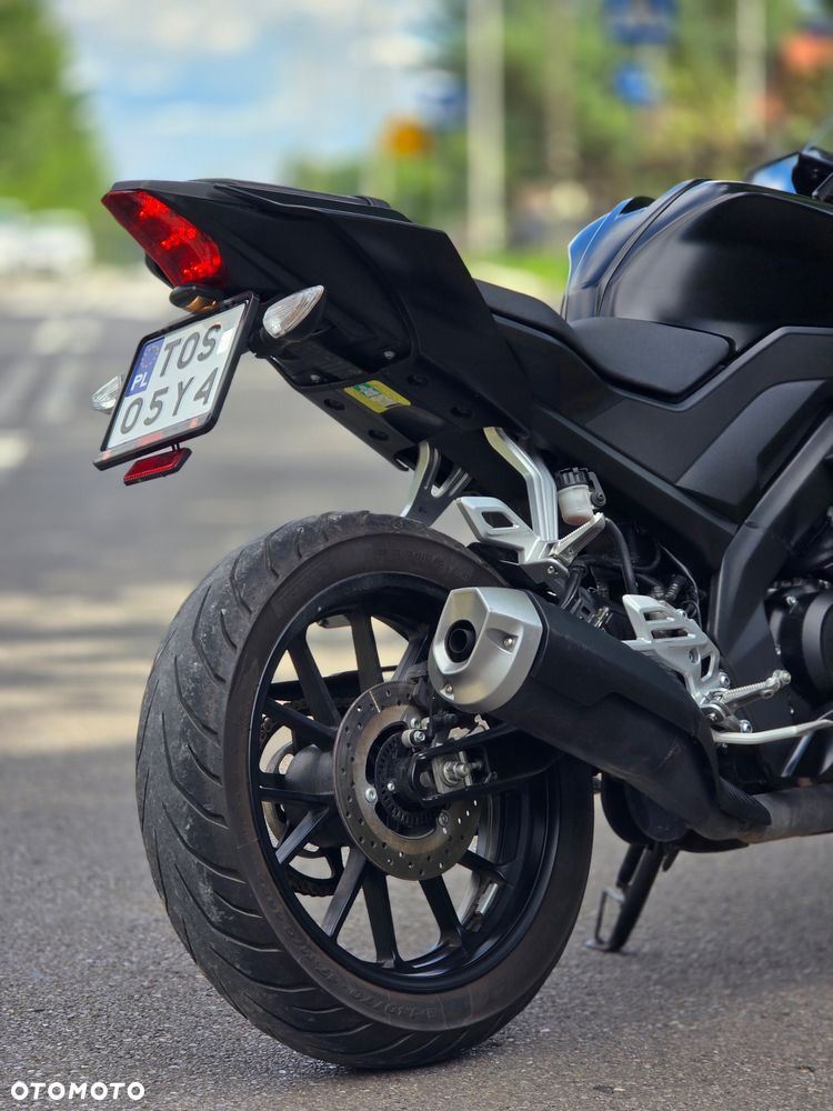 Yamaha YZF - 18