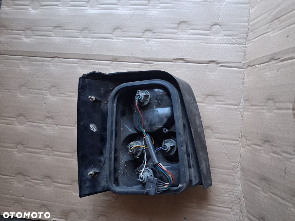 Lampa tył VW PASSAT B5 kombi PRAWA  oe - 2