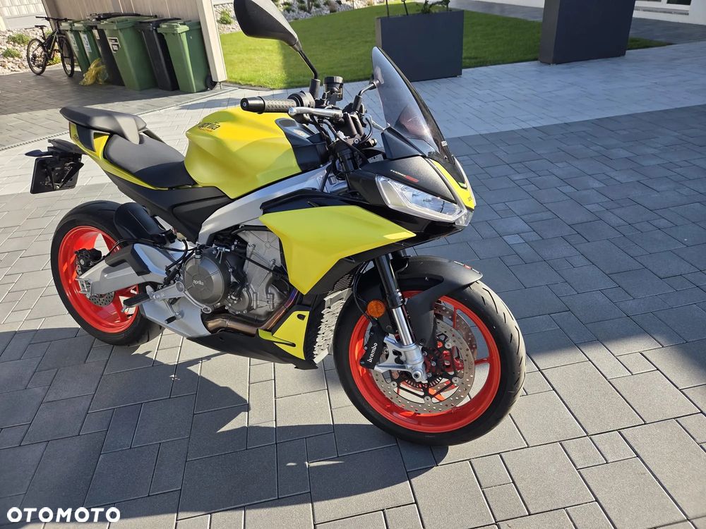 Aprilia Tuono - 1