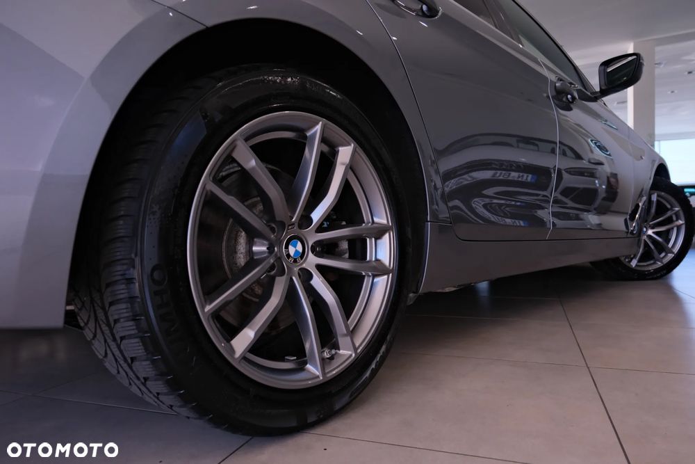 BMW Seria 5 520d Luxury Line sport - 22