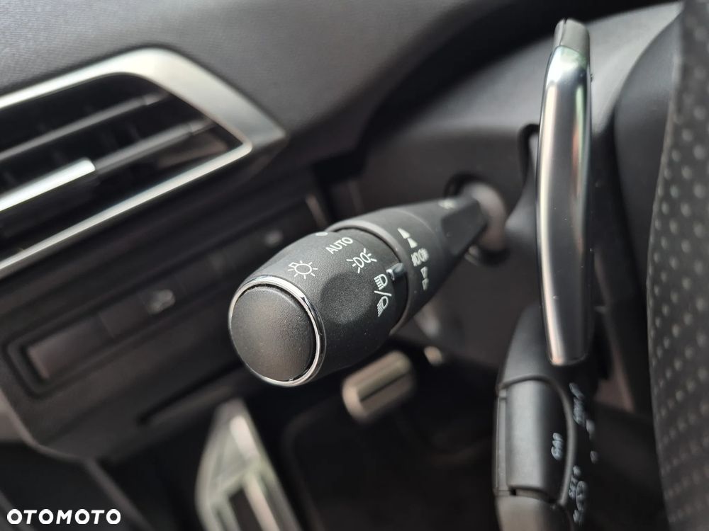 Peugeot 3008 1.6 PureTech GPF GT Line S&S EAT8 - 13