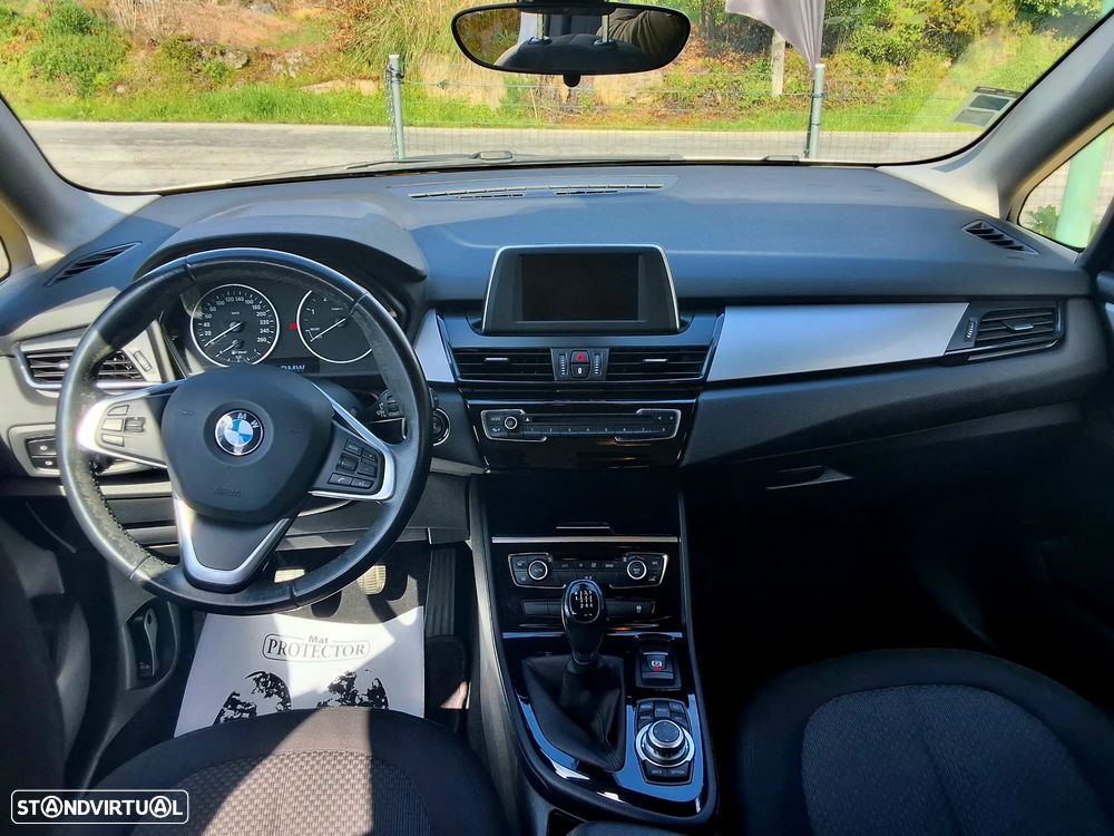BMW 218 Active Tourer - 10