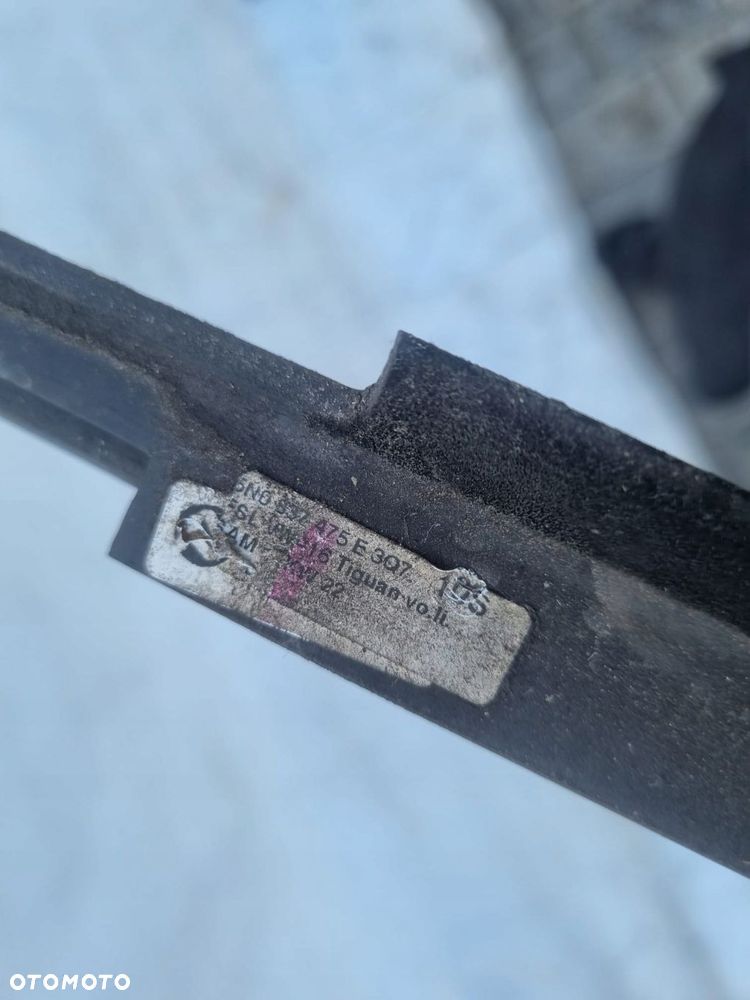 Vw Tiguan 5N0 LIFT listwa zgarniajaca drzwi lewych kierowcy chrom dekor - 3