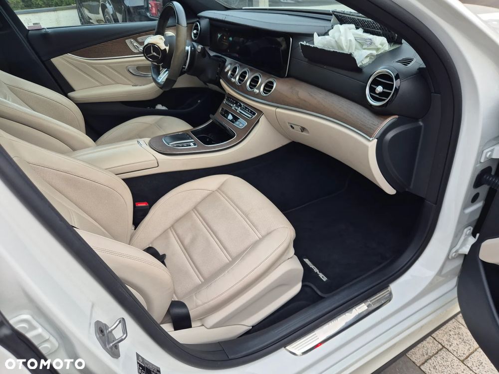 Mercedes-Benz Klasa E - 24