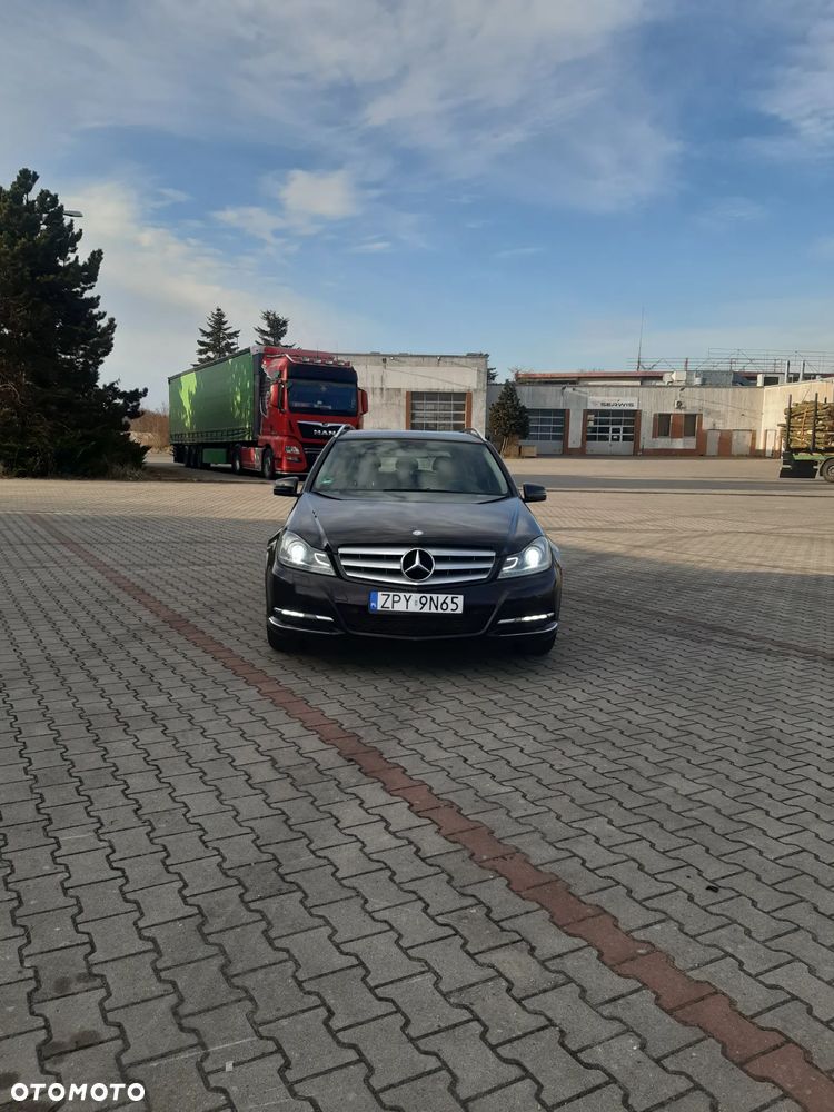 Mercedes-Benz Klasa C 220 CDI DPF Automatik BlueEFFICIENCY Avantgarde - 2