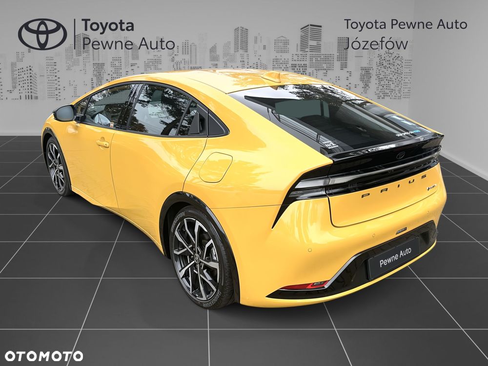 Toyota Prius - 4