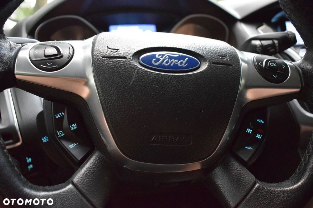 Ford Focus 1.6 EcoBoost Titanium - 19