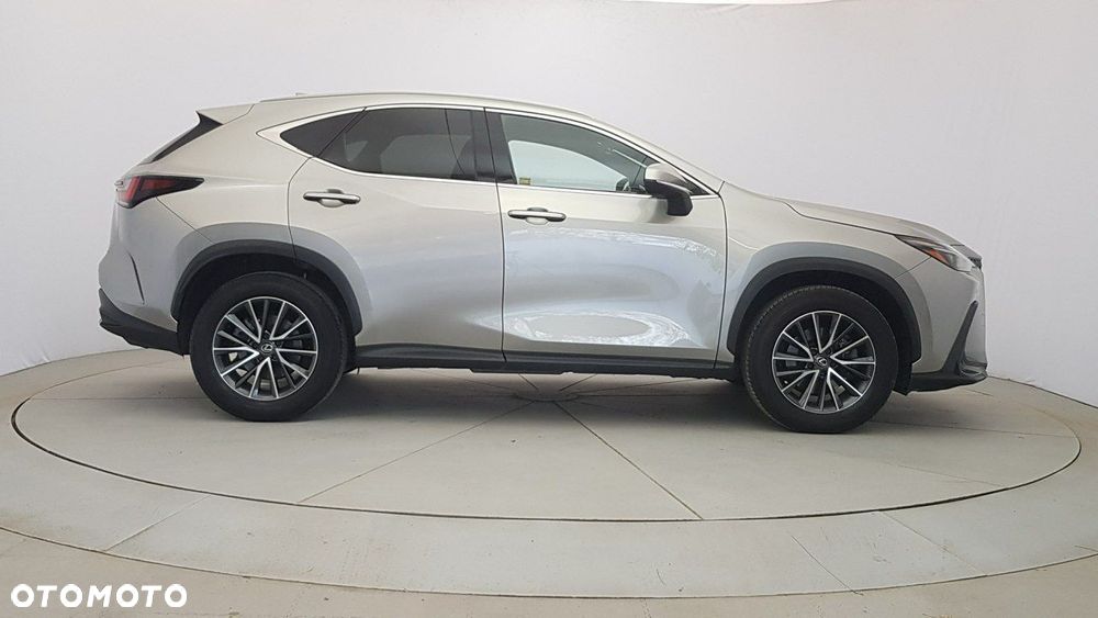 Lexus NX - 7
