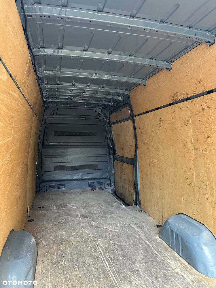 Mercedes-Benz Sprinter - 9