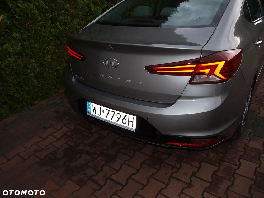 Hyundai Elantra 1.6 Style - 4