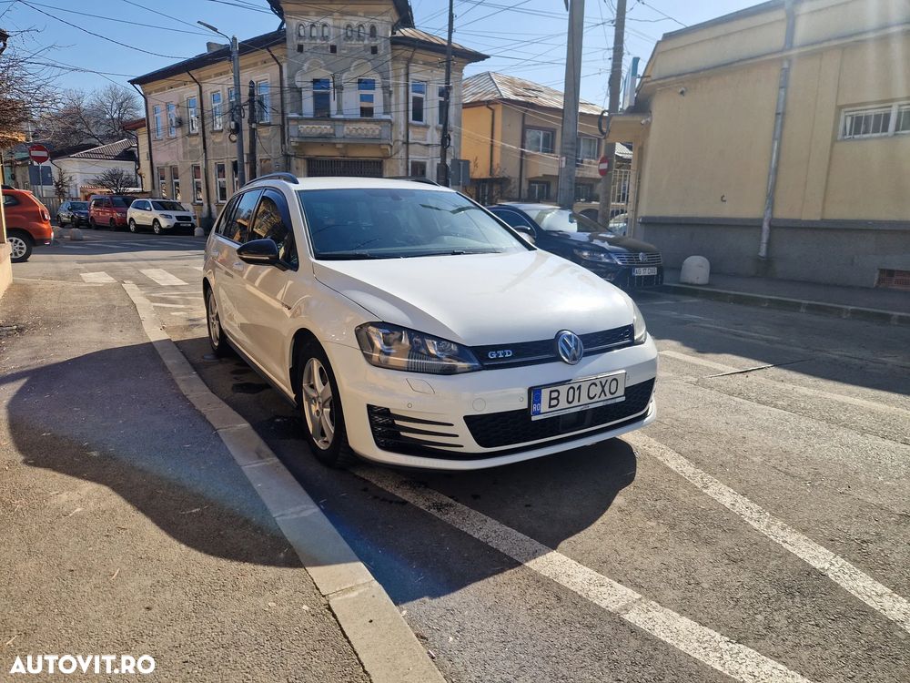 Volkswagen Touran - 2