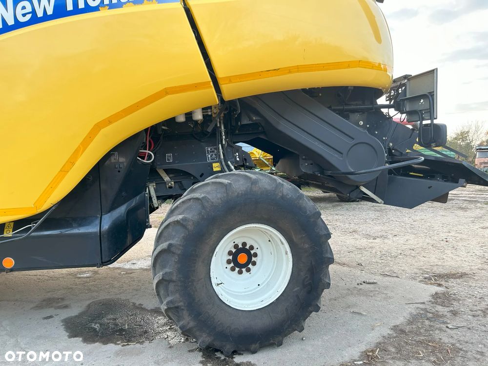 New Holland CR9070 - 5