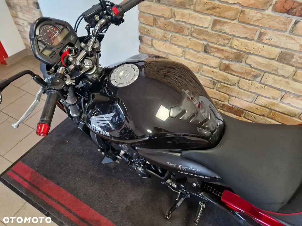 Honda Hornet - 12