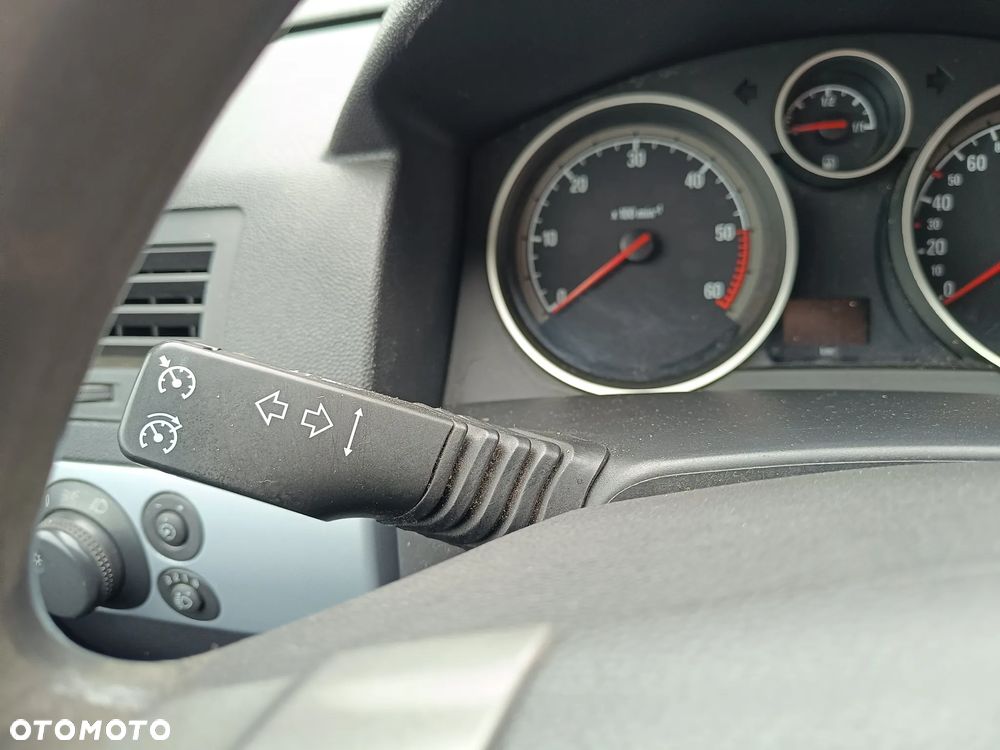 Opel Astra 1.9 CDTI - 18