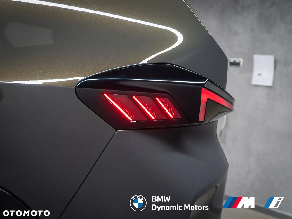 BMW XM - 13