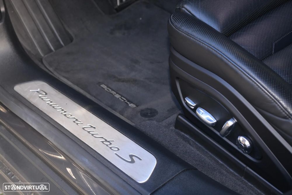 Porsche Panamera Sport Turismo Turbo S E-Hybrid - 34