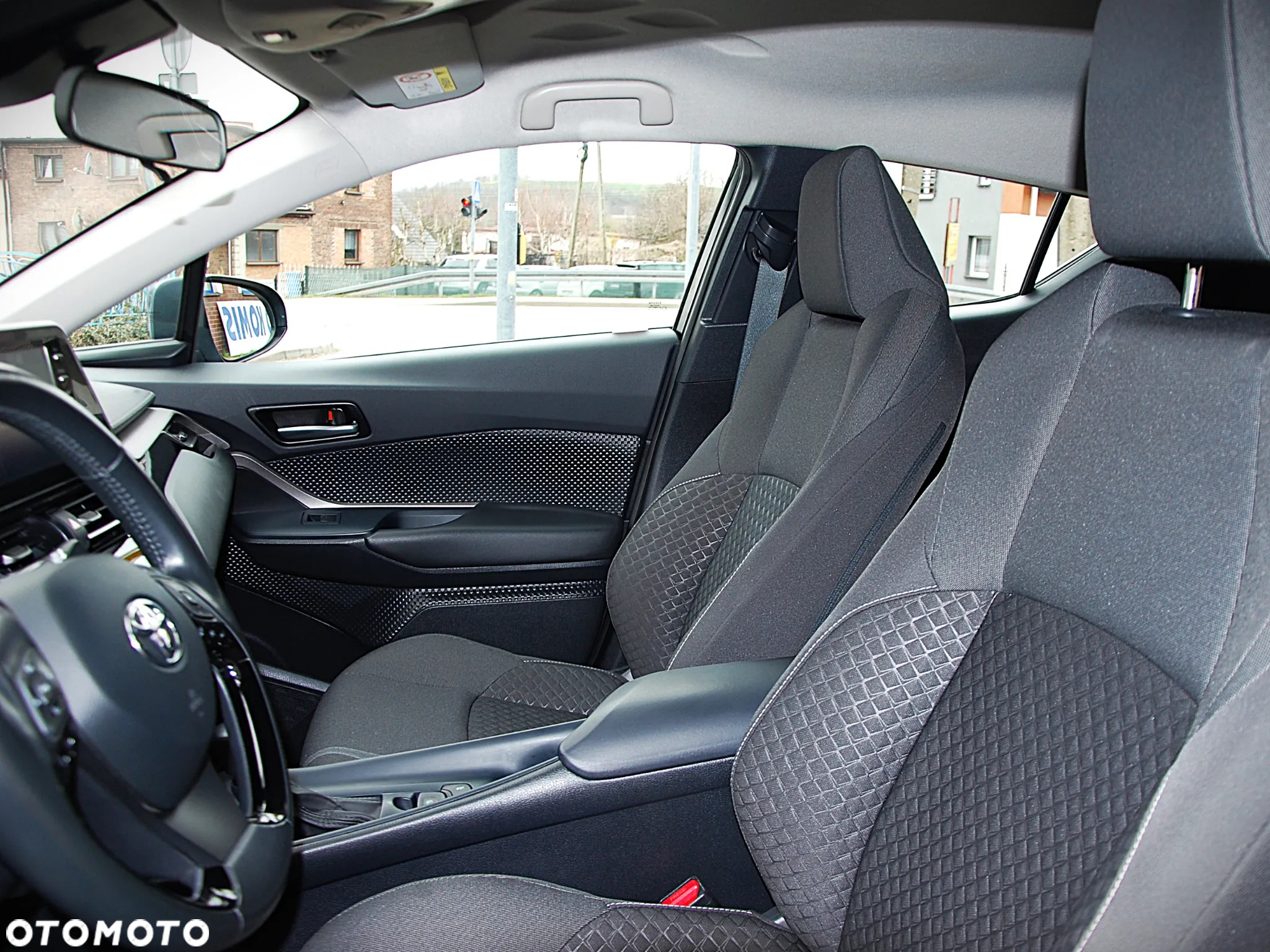 Toyota C-HR 1.8 Hybrid GPF Comfort - 24