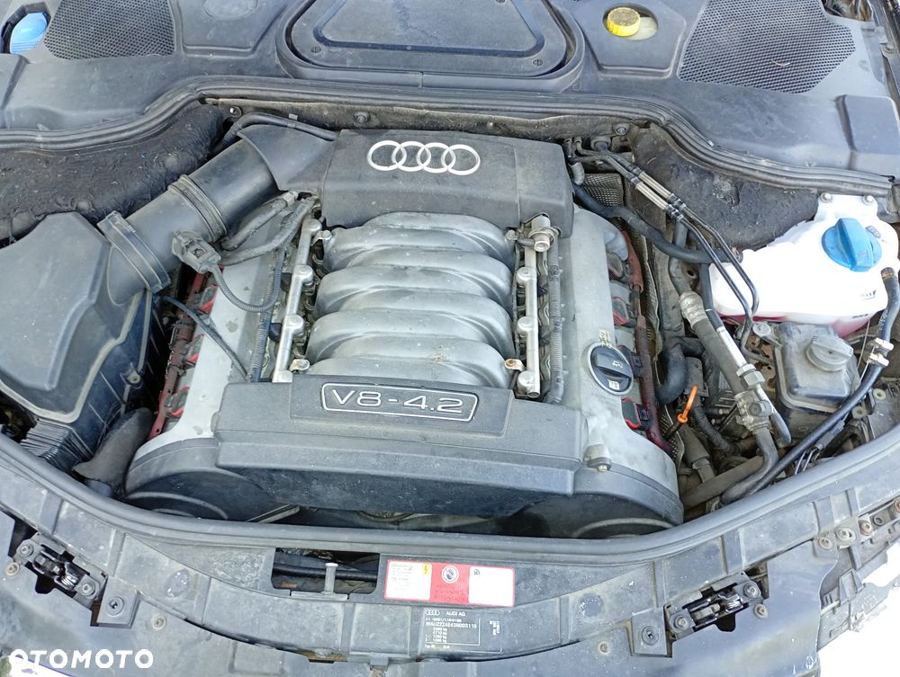 Audi A8 4.2 Quattro - 12