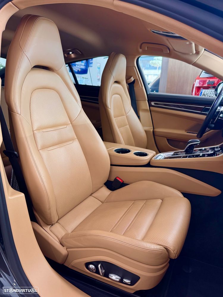 Porsche Panamera - 24