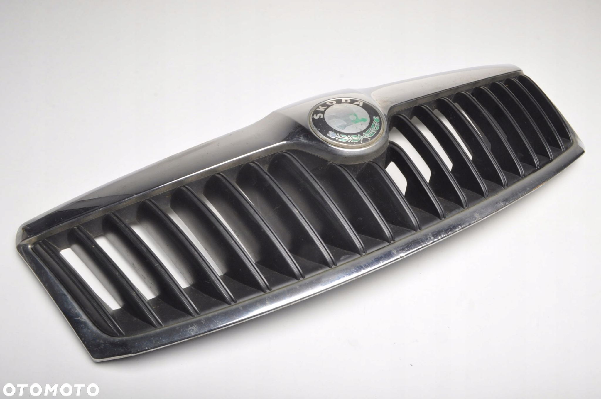 SKODA OCTAVIA II ATRAPA GRIL GRILL 1Z0853651C - 1