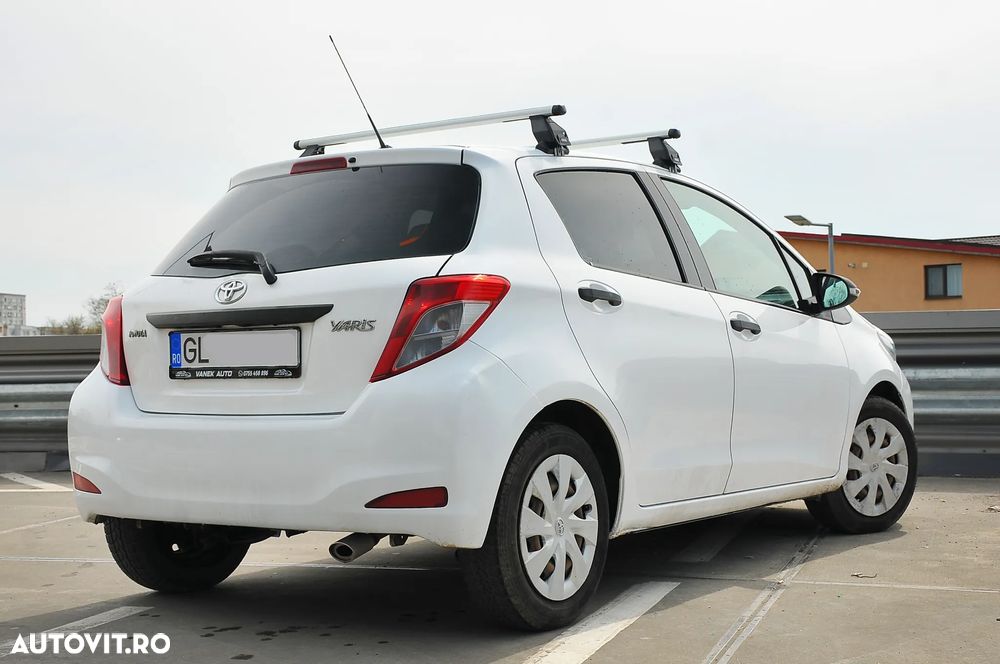 Toyota Yaris - 10