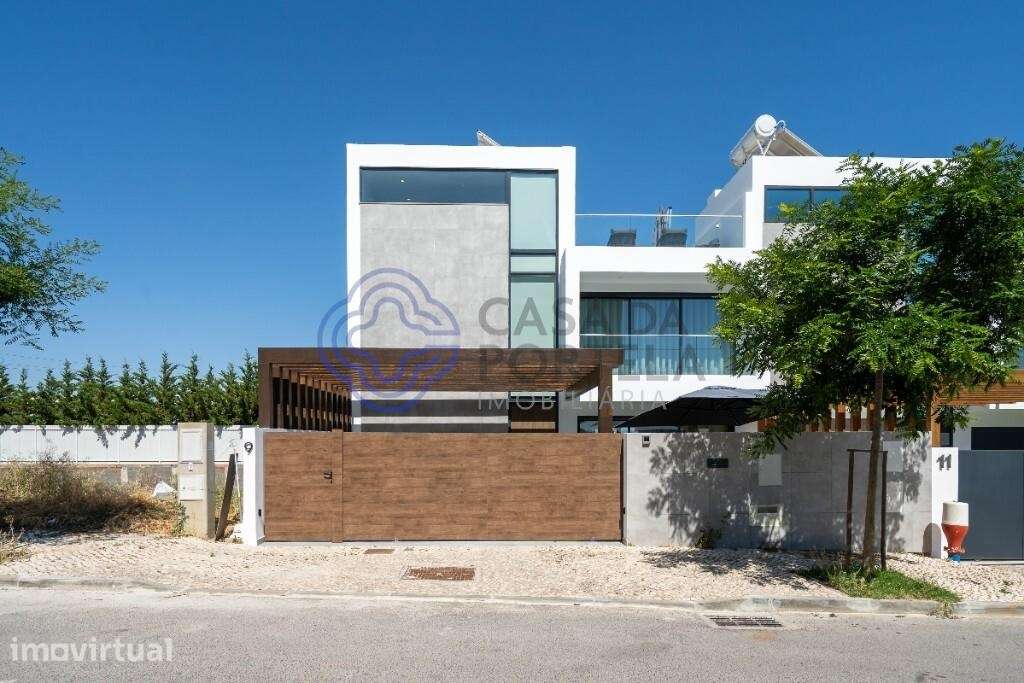 Moradia T3 com piscina, cinema privado e rooftop com jacuzzi nas Gambe - Grande imagem: 3/59