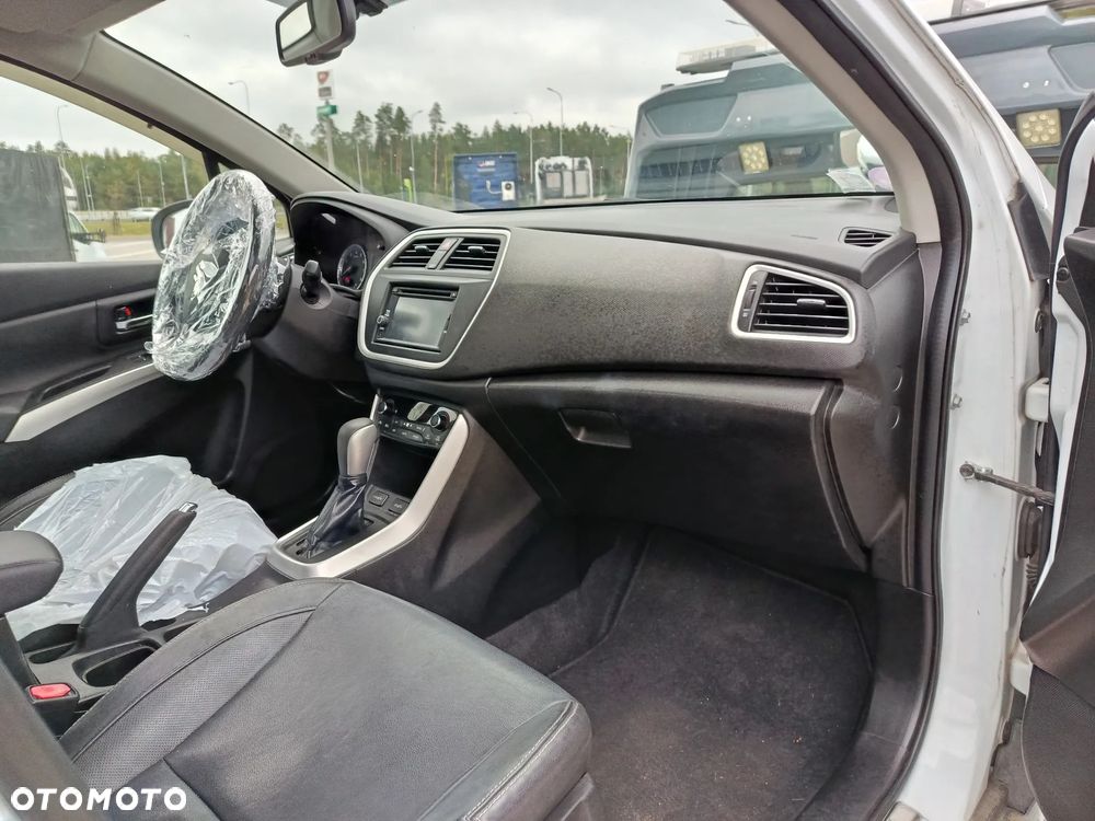 Suzuki SX4 S-Cross 1.6 VVT CVT 4x4 limited - 6