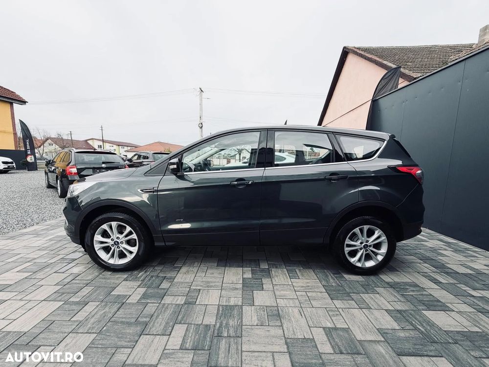 Ford Kuga 2.0 TDCi 4x4 Aut. Titanium - 3