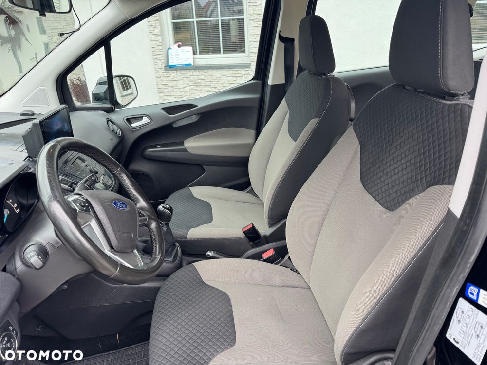 Ford Tourneo Courier 1.0 EcoBoost S&S Titanium - 8