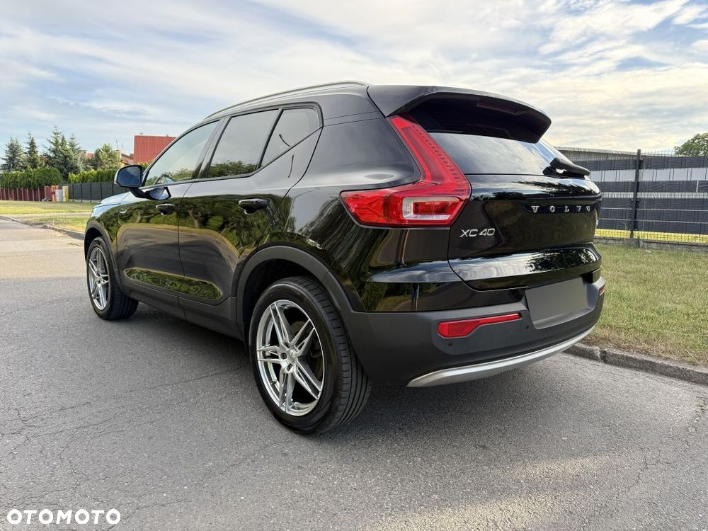 Volvo XC 40 D4 AWD Momentum - 3