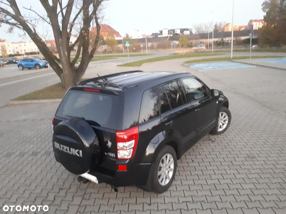 Suzuki Grand Vitara 2.0 De luxe - 2