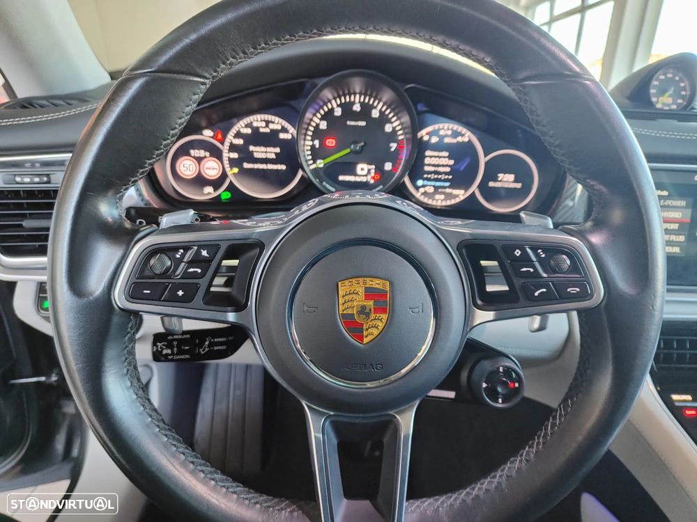 Porsche Panamera 4 E-Hybrid Platinum Edition - 31