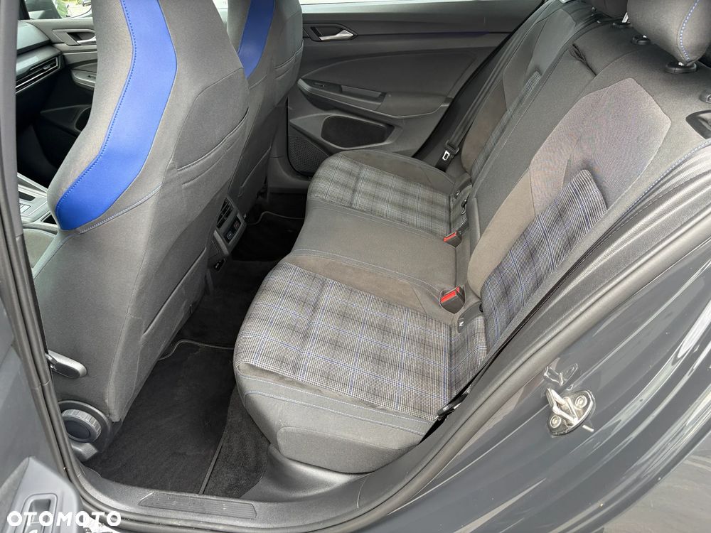 Volkswagen Golf - 27