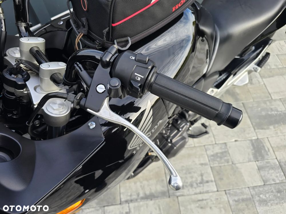 Honda CBF - 24