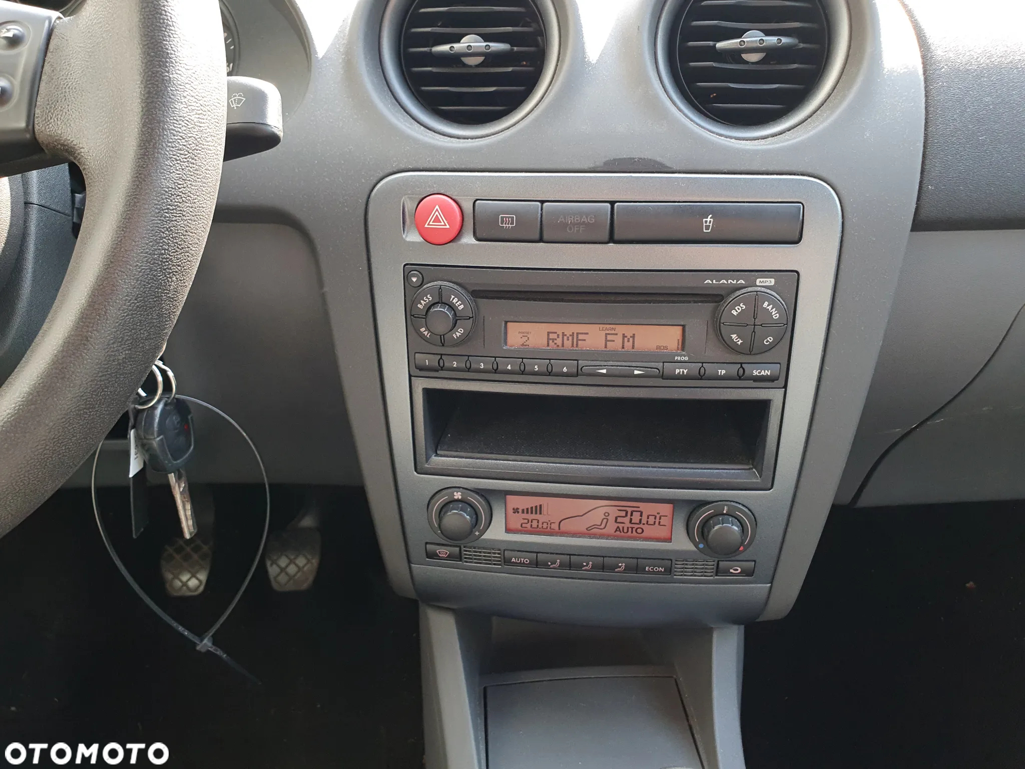 Seat Ibiza 1.4 16V Reference - 19