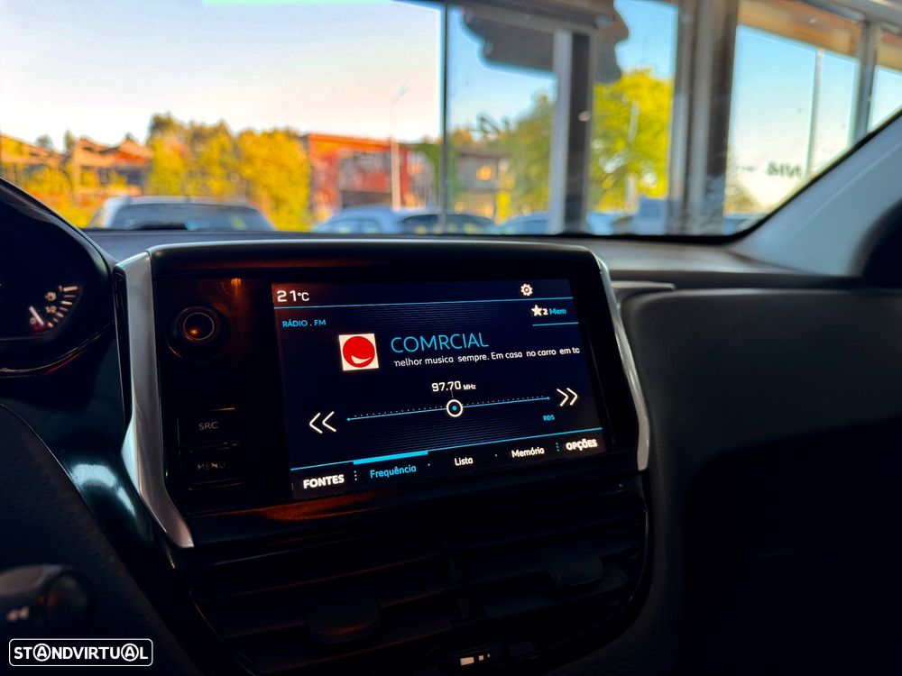 Peugeot 208 1.2 PureTech Style - 19