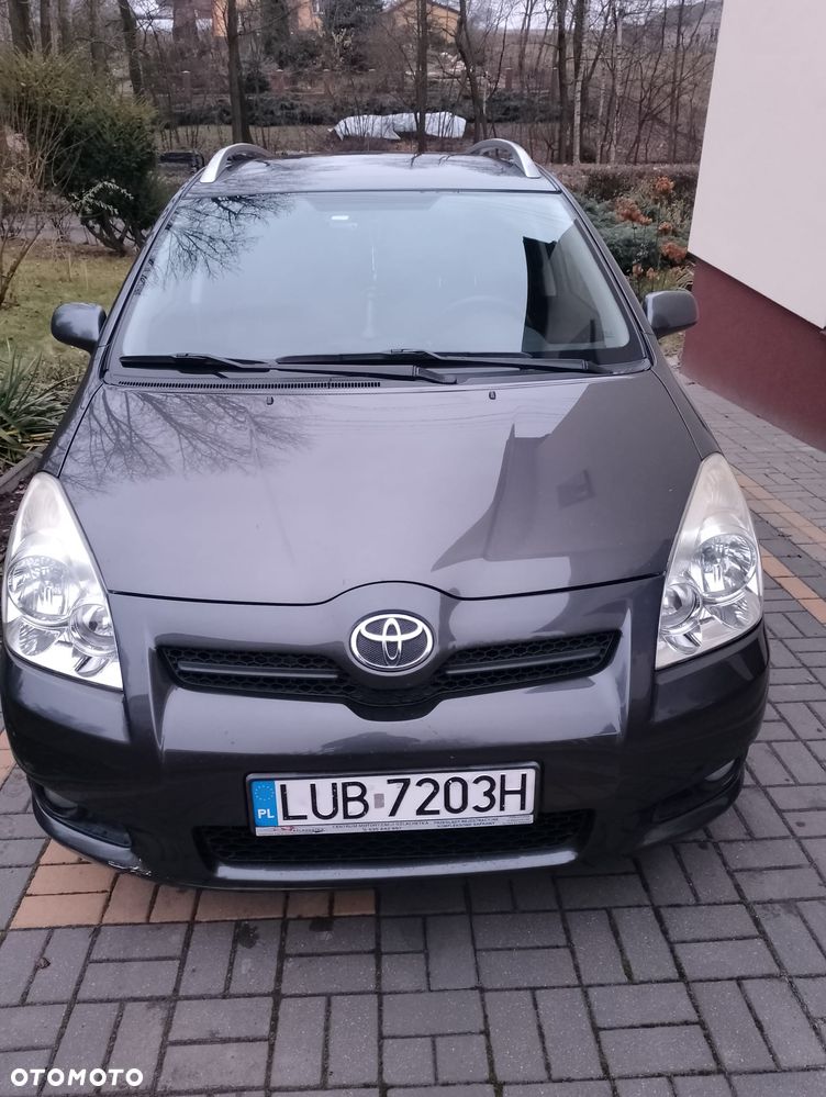 Toyota Corolla Verso - 5